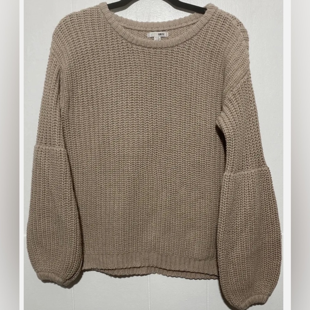 Amuse Society bubble sleeve sweater. Cream. Size medium!